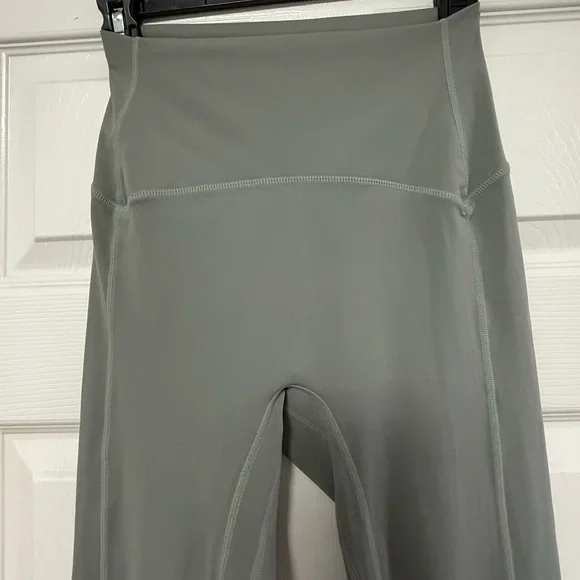 Two-Piece Gray Activewear Set | High-Waisted Leggings & Sports Bra like new - Picture 3 of 14